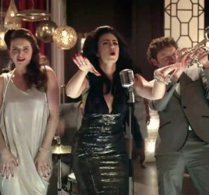 Melbourne_Swing_Star_in_New_International_Beer_Ad