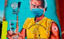 Bob Hawke mural counts down pub reopenings