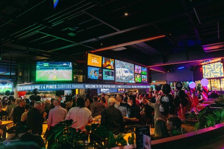 The Sporting Globe x 4 Pines